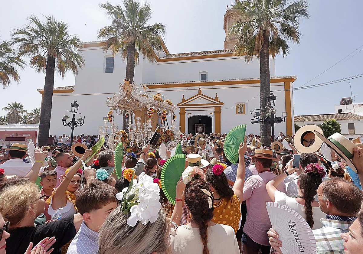 Recibimiento Hermandades Villamanrique - El Rocío en Sevilla - ViajandoporSevilla.com